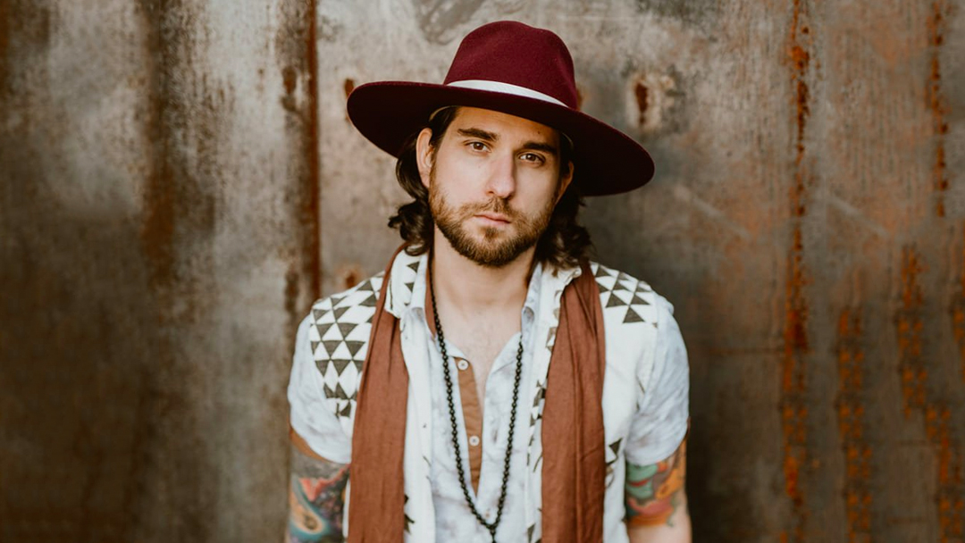 Tyler del Pino releases upbeat new single “Middle of Nowhere”